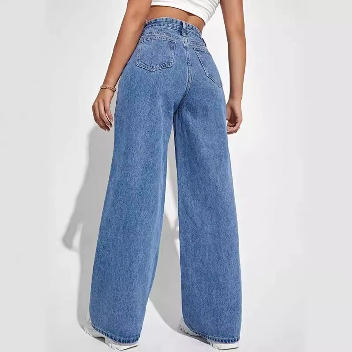 Mid waist relaxed fit jeans