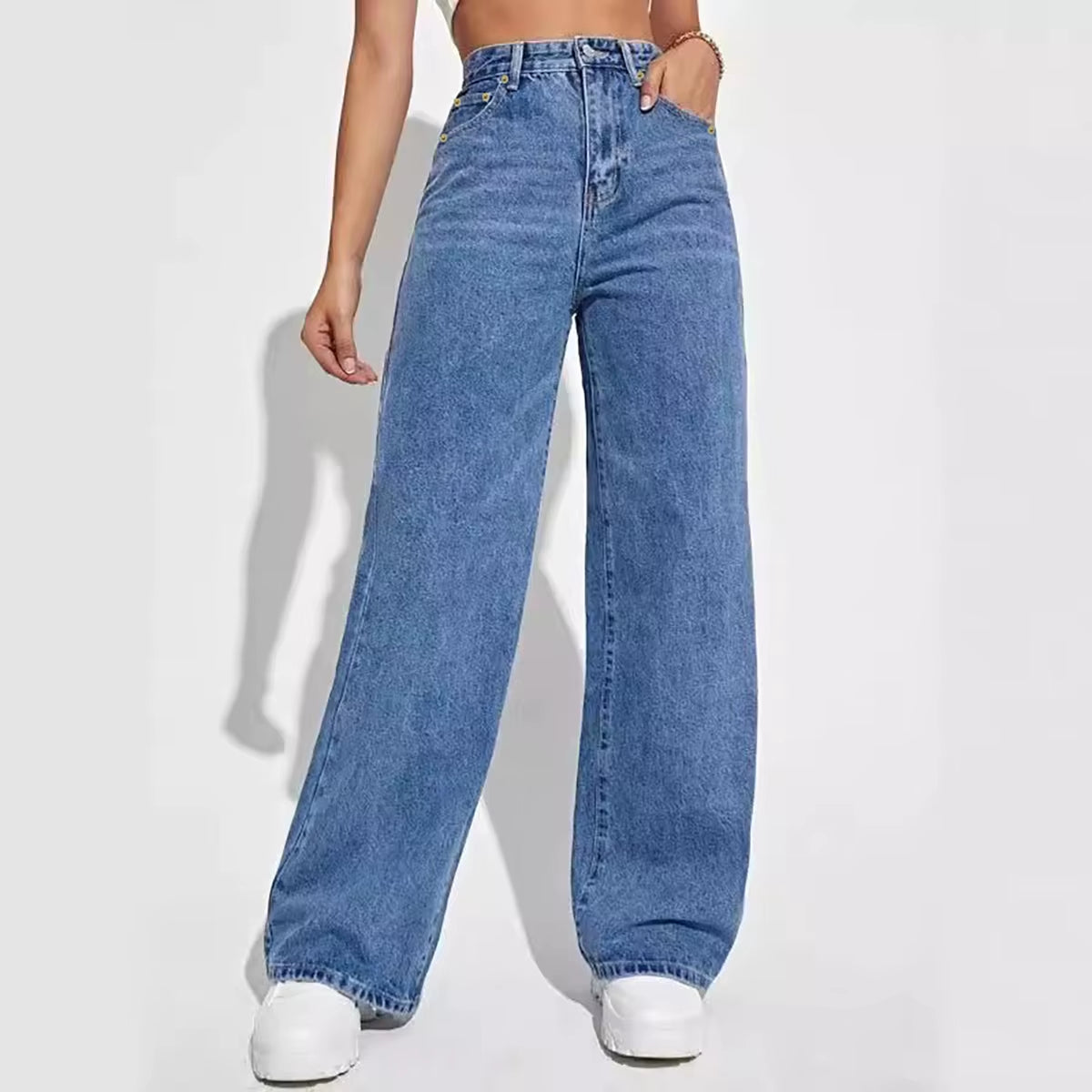 Mid waist relaxed fit jeans
